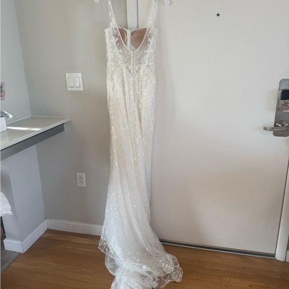 Martina Liana 510 designer Women's Wedding Dress Size 8 (USA 6) with veil - Picture 5 of 16